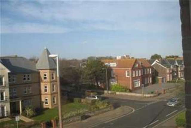  Image of 2 Bedroom Flat to rent at Worthing, BN11 3TB