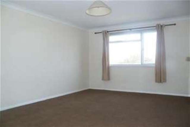  Image of 2 Bedroom Flat to rent at Worthing, BN11 3TB