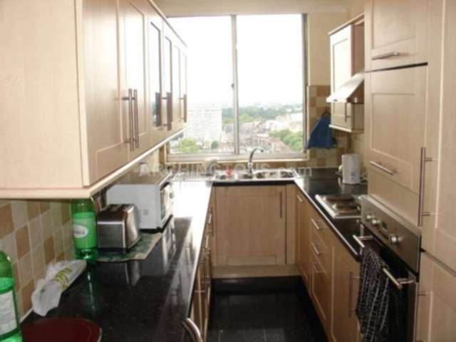  Image of 3 Bedroom Apartment for sale at Cambridge Square Edgware Road London, W2 2PJ