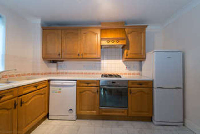  Image of 2 Bedroom Flat  To Rent at Barons Lodge  Docklands, E14 3BL