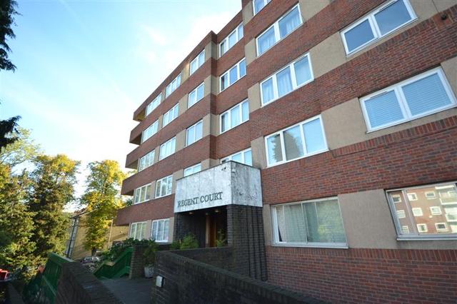  Image of 1 Bedroom Property  To Rent at Ballards Lane  Finchley, N3 2NQ