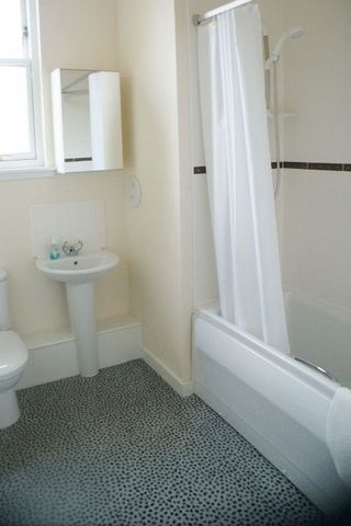  Image of 2 Bedroom Property  To Rent at ALLOA FK10 ALLOA, FK10 1RB