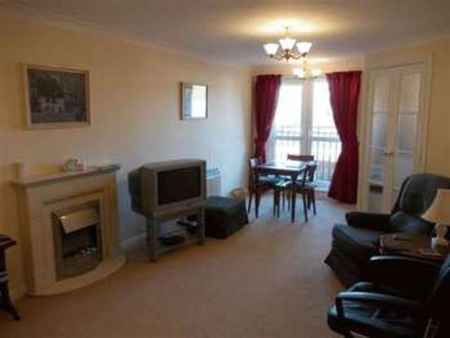  Image of 2 Bedroom Flat  For Sale at Kirkton Place  Forfar, DD8 2DX