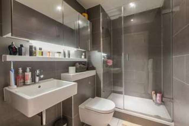  Image of Flat  For Sale at Binnacle House  Wapping, E1W 3AR