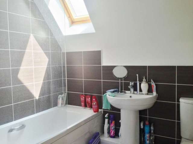  Image of 2 Bedroom Flat  To Rent at Burlton Road  Cambridge, CB3 0GS