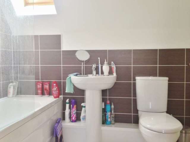  Image of 2 Bedroom Flat  To Rent at Burlton Road  Cambridge, CB3 0GS