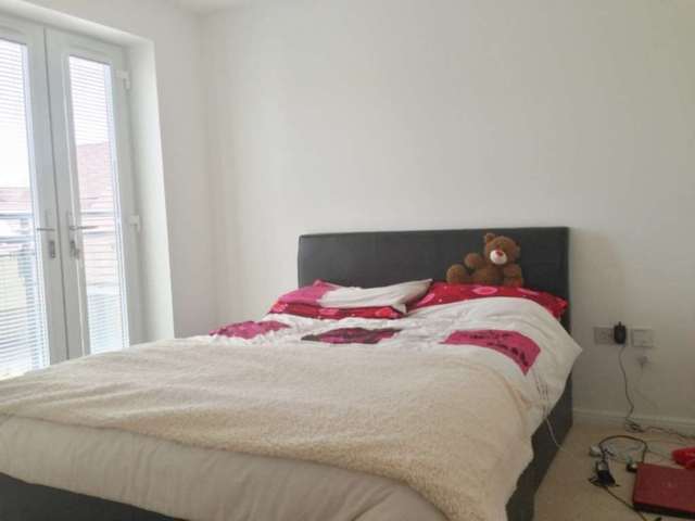  Image of 2 Bedroom Flat  To Rent at Burlton Road  Cambridge, CB3 0GS
