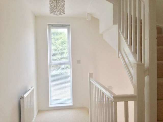  Image of 2 Bedroom Flat  To Rent at Burlton Road  Cambridge, CB3 0GS