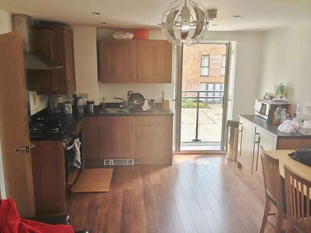  Image of 2 Bedroom Flat  To Rent at Burlton Road  Cambridge, CB3 0GS