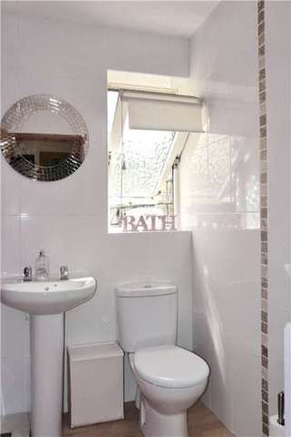  Image of 2 Bedroom Apartment  For Sale at Old Bridge Rise Ilkley Ilkley, LS29 9HH