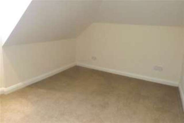  Image of 2 Bedroom Detached  To Rent at Fleet, GU52 7QP