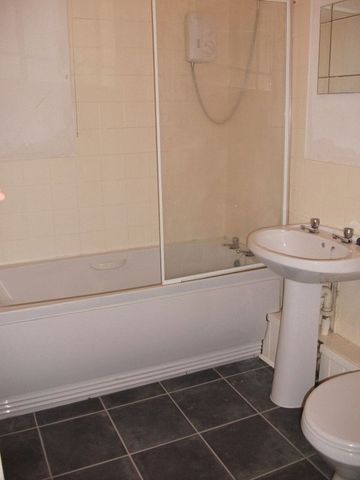  Image of 1 Bedroom Flat  For Sale at West Johnstone Street  Alva, FK12 5BD