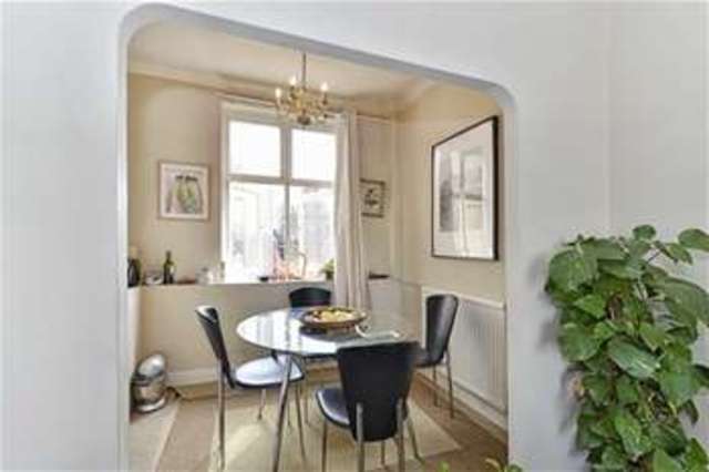  Image of 3 Bedroom Flat  For Sale at London, W9 1AF