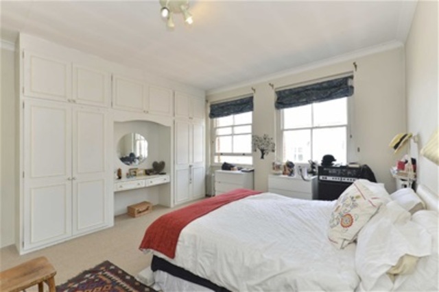  Image of 3 Bedroom Flat  For Sale at London, W9 1AF