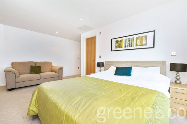  Image of 2 Bedroom Detached  To Rent at 37 Millharbour Canary Wharf London Arena, E14 9DL