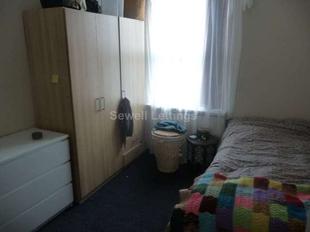  Image of 7 Bedroom Detached  To Rent at Addington Road  Reading, RG1 5PX
