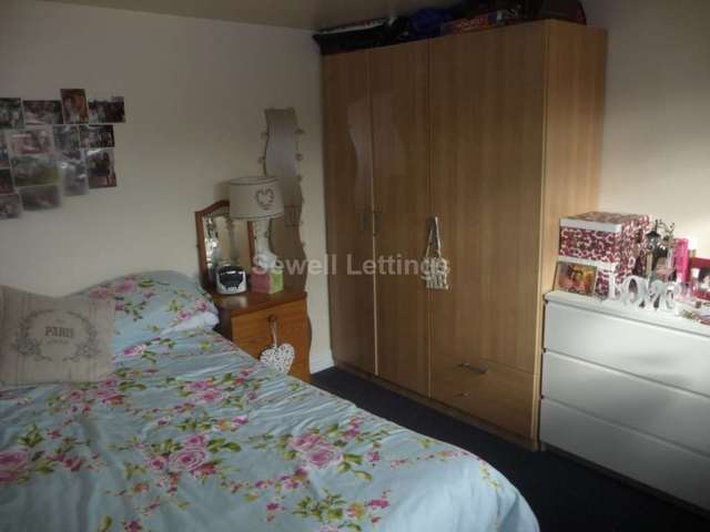  Image of 7 Bedroom Detached  To Rent at Addington Road  Reading, RG1 5PX