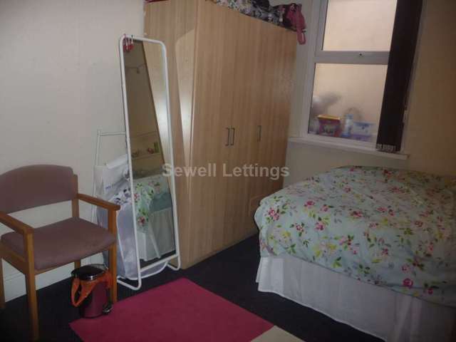  Image of 7 Bedroom Detached  To Rent at Addington Road  Reading, RG1 5PX