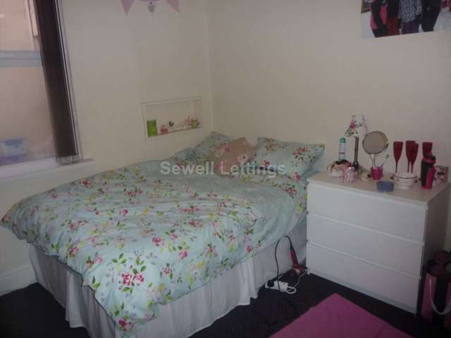  Image of 7 Bedroom Detached  To Rent at Addington Road  Reading, RG1 5PX