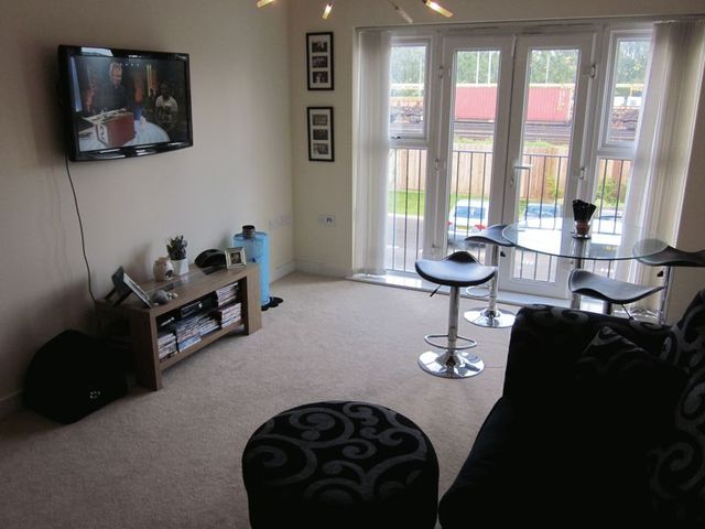  Image of 1 Bedroom Flat  To Rent at Alexander Square  Eastleigh, SO50 4BX