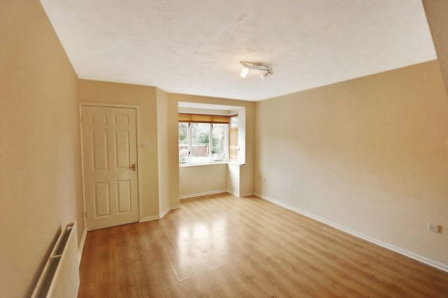  Image of 2 Bedroom Terraced  For Sale at Alexandra Lane  Malvern, WR14 1GE
