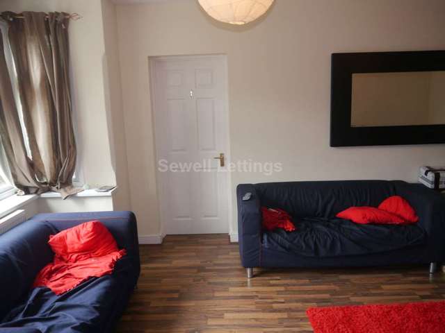  Image of 10 Bedroom Detached  To Rent at Alexandra Road  Reading, RG1 5PE