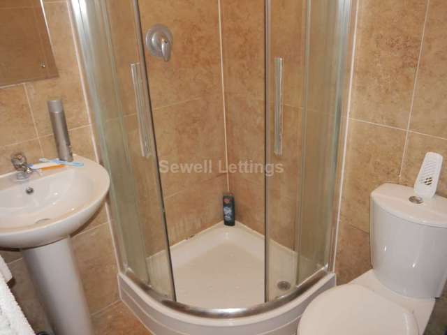  Image of 10 Bedroom Detached  To Rent at Alexandra Road  Reading, RG1 5PE