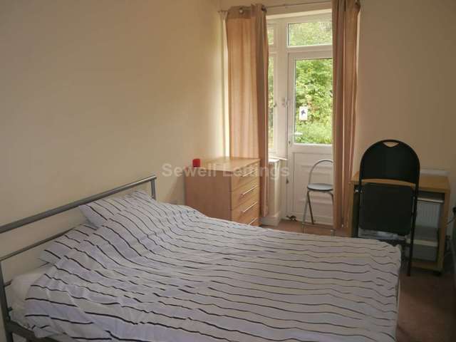  Image of 10 Bedroom Detached  To Rent at Alexandra Road  Reading, RG1 5PE