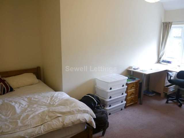  Image of 10 Bedroom Detached  To Rent at Alexandra Road  Reading, RG1 5PE