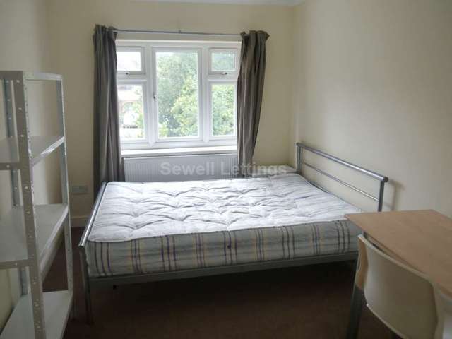  Image of 10 Bedroom Detached  To Rent at Alexandra Road  Reading, RG1 5PE