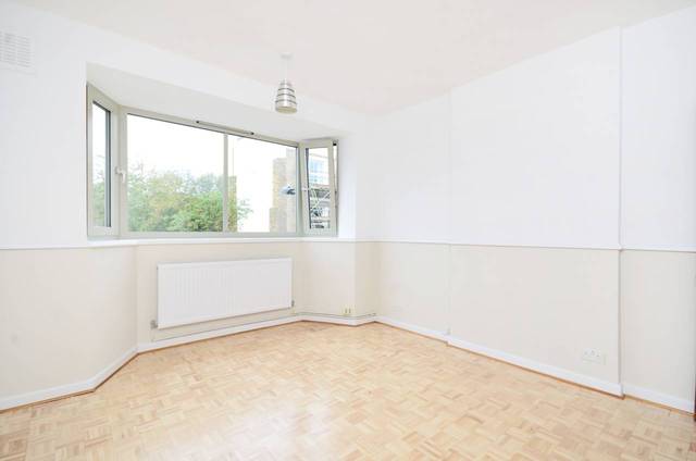  Image of 3 Bedroom Flat  To Rent at Allen Road  Hackney, N16 8SB