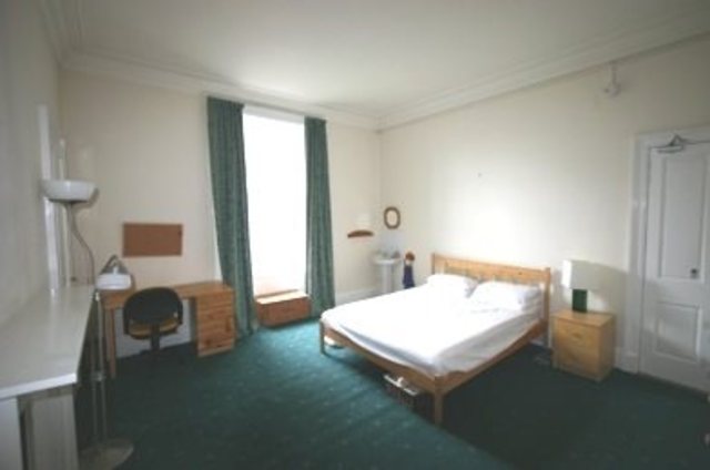  Image of 4 Bedroom Flat  To Rent at West End Edinburgh Edinburgh, EH2 4QG