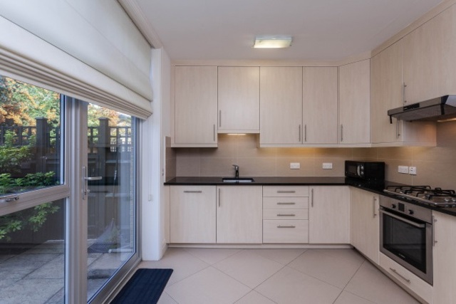  Image of 3 Bedroom Flat  To Rent at Amherst Road  London, W13 8LX