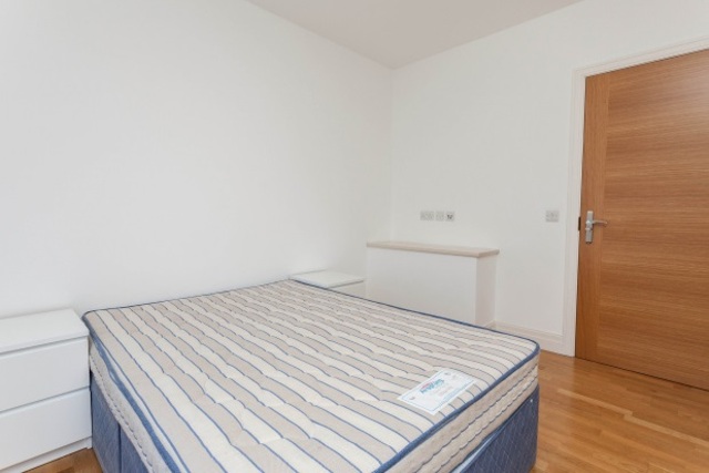  Image of 3 Bedroom Flat  To Rent at Amherst Road  London, W13 8LX