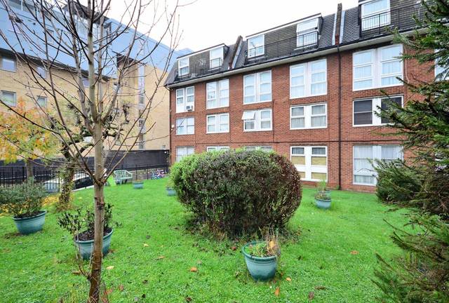  Image of 2 Bedroom Maisonette  For Sale at Amhurst Park  Stamford Hill, N16 5LX