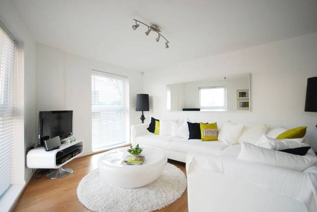  Image of 2 Bedroom Flat  For Sale at Amhurst Road  Shacklewell, E8 2BS
