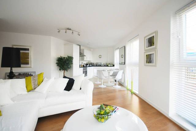  Image of 2 Bedroom Flat  For Sale at Amhurst Road  Shacklewell, E8 2BS