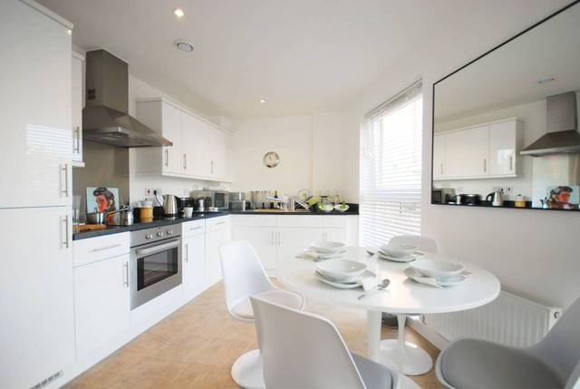  Image of 2 Bedroom Flat  For Sale at Amhurst Road  Shacklewell, E8 2BS