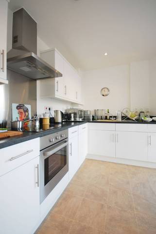  Image of 2 Bedroom Flat  For Sale at Amhurst Road  Shacklewell, E8 2BS
