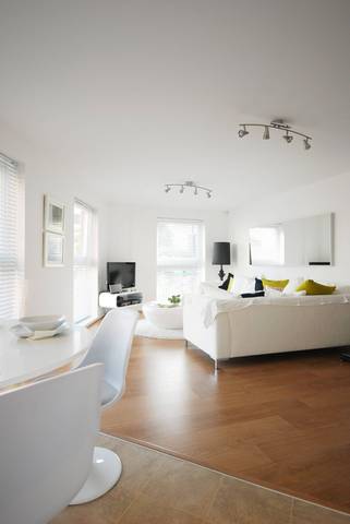  Image of 2 Bedroom Flat  For Sale at Amhurst Road  Shacklewell, E8 2BS