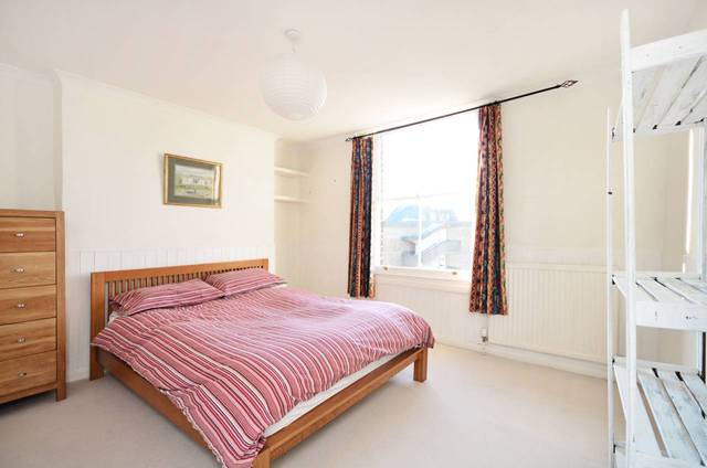 Image of 2 Bedroom Flat  For Sale at Amhurst Road  Hackney, E8 2AW