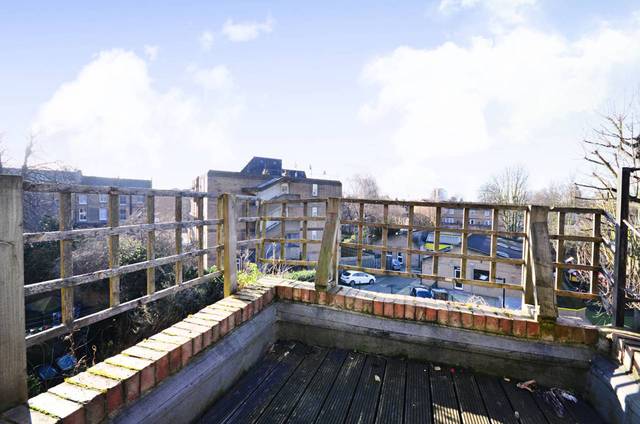  Image of 2 Bedroom Flat  For Sale at Amhurst Road  Hackney, E8 2AW