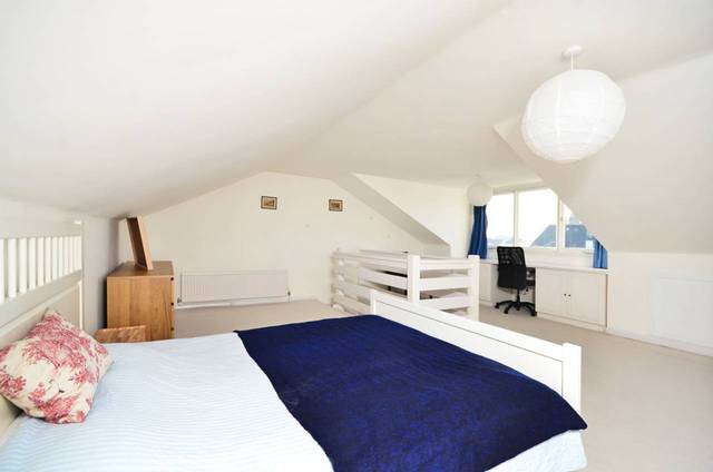  Image of 2 Bedroom Flat  For Sale at Amhurst Road  Hackney, E8 2AW