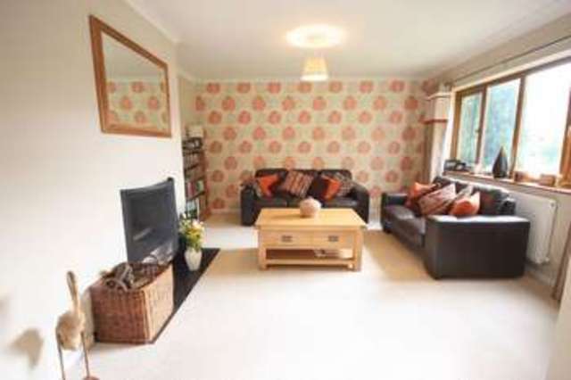  Image of 4 Bedroom Detached  For Sale at Antrobus Close  Warwick, CV35 7BW