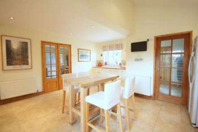  Image of 4 Bedroom Detached  For Sale at Antrobus Close  Warwick, CV35 7BW