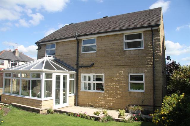  Image of 4 Bedroom Detached  For Sale at Bradford  Calverley, BD10 9TP