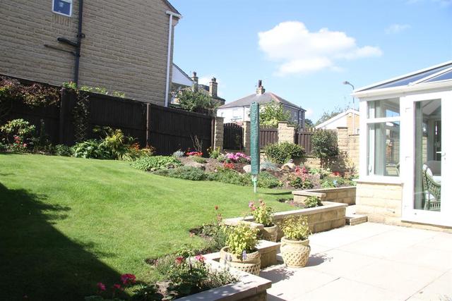  Image of 4 Bedroom Detached  For Sale at Bradford  Calverley, BD10 9TP