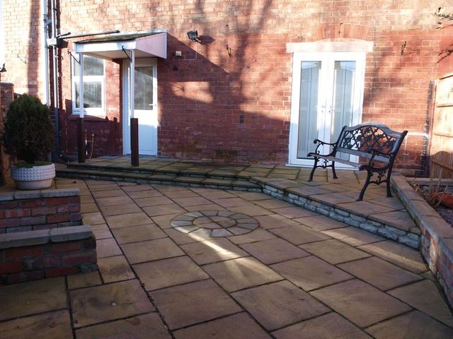  Image of 3 Bedroom Semi-Detached  For Sale at Appleton Gate  Newark, NG24 1LR