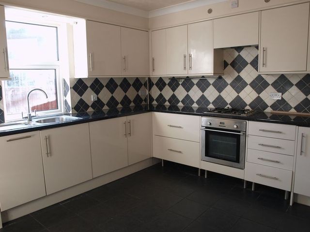  Image of 3 Bedroom Semi-Detached  For Sale at Appleton Gate  Newark, NG24 1LR
