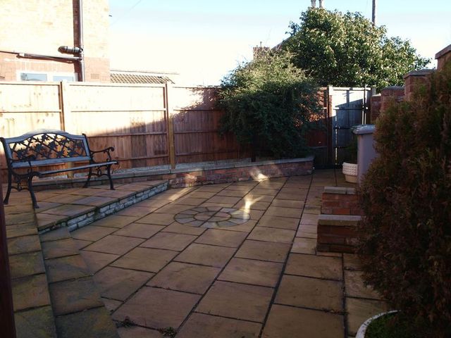  Image of 3 Bedroom Semi-Detached  For Sale at Appleton Gate  Newark, NG24 1LR